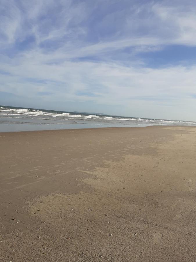 Apartamento Aconchegante 2 Quartos Com Suite Na Praia De กวายบิม ภายนอก รูปภาพ
